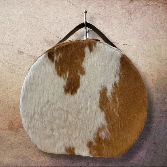 DKNY KOREA SAMPLE Brown & White Plush Hide Texture Canteen Crossbody One Off Bag - Picture 6 of 17